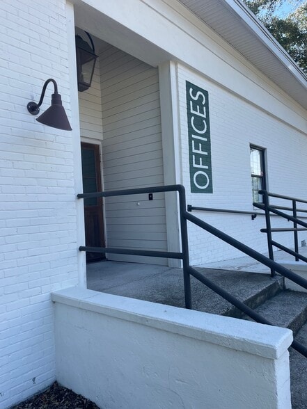 More Photos Of 720 Magnolia Rd, Charleston Office For Lease