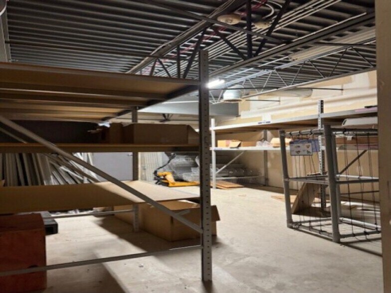 More Photos Of 63033 Van Dyke Rd, Washington Freestanding For Lease