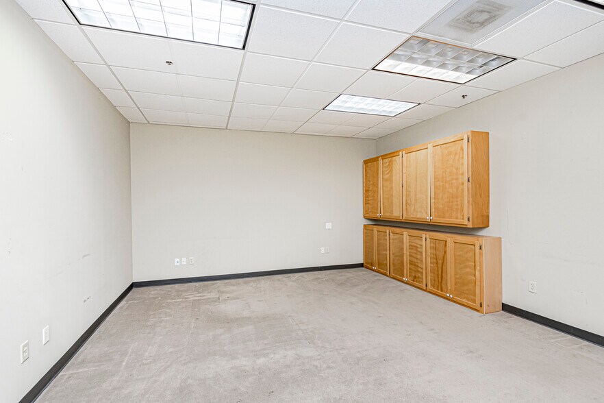 More Photos Of 3636 S Sherwood Forest Blvd, Baton Rouge Office For Lease