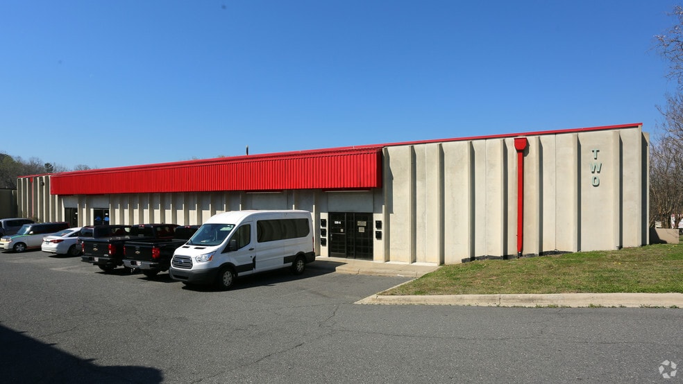 More Photos Of 520 E Hebron St, Charlotte Warehouse For Lease