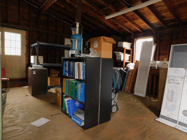 More Photos Of 448 Manville Rd, Pleasantville Office Residential For Sale