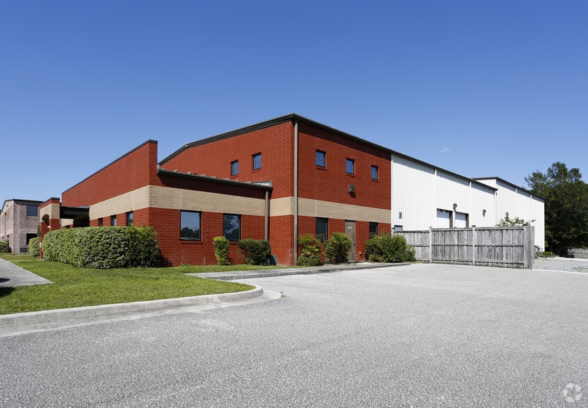 Primary Photo Of 2020 Capital Dr, Wilmington Flex For Lease