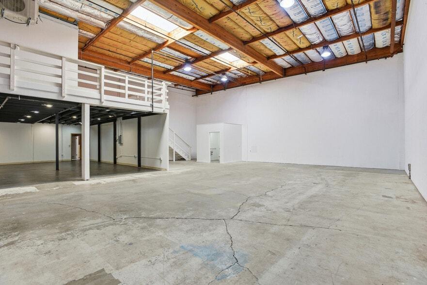 More Photos Of 2985 Fair Oaks Ave, Redwood City Warehouse For Lease
