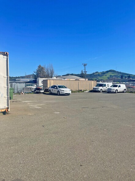 More Photos Of 520 Barham Ave, Santa Rosa Light Distribution For Sale