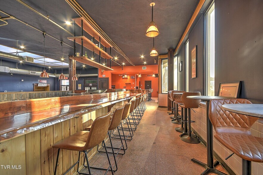 More Photos Of 171 Piedmont Ave, Bristol General Retail For Sale