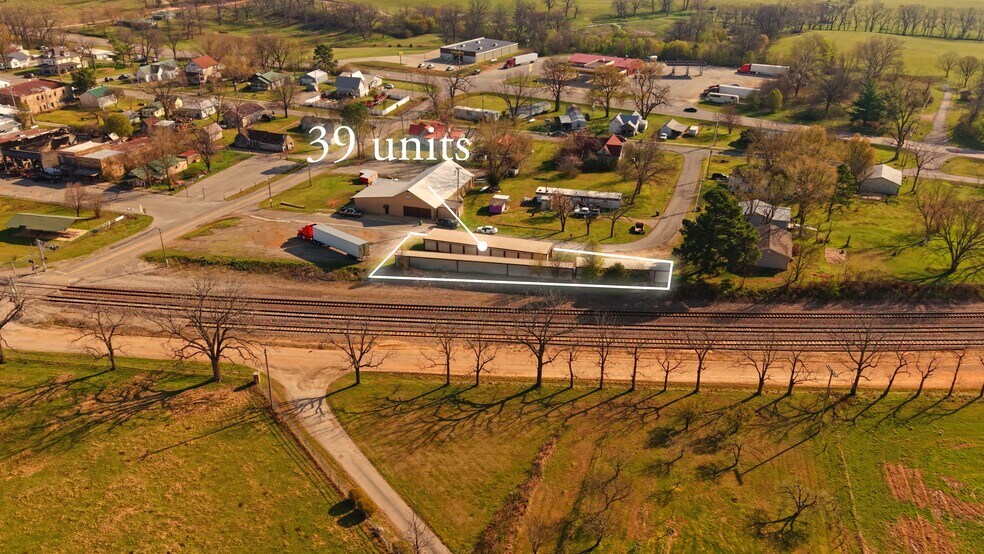 More Photos Of 101 Bingham st, Koshkonong Specialty For Sale