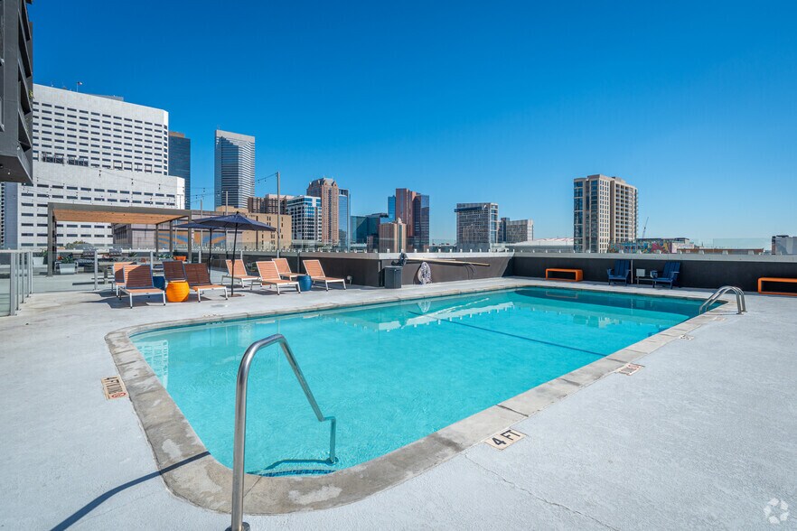More Photos Of 1617 Fannin St, Houston Multifamily For Sale