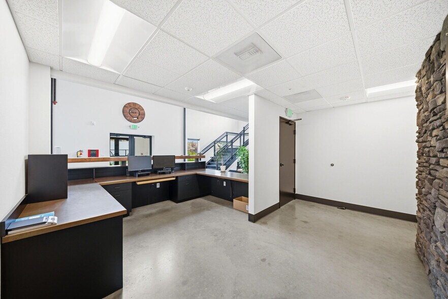 More Photos Of 7217 NE 99th St, Vancouver Industrial For Sale
