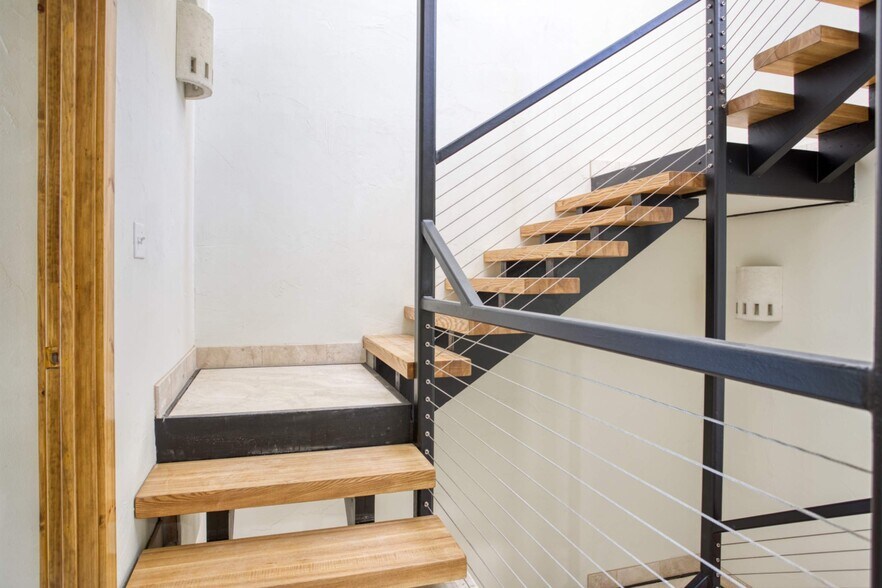 More Photos Of 615 W Avenue A, Port Aransas Apartments For Sale
