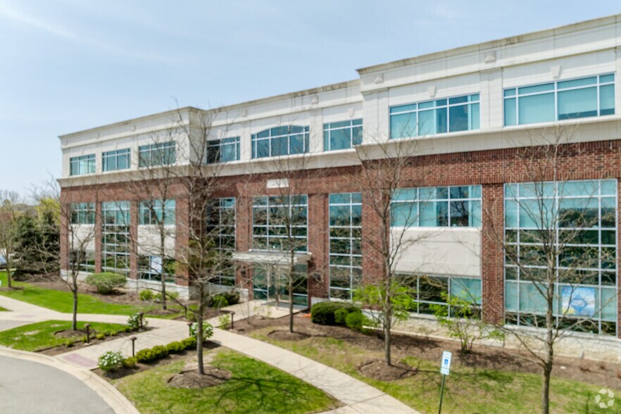 More Photos Of 21660 W Field Pky, Deer Park Office For Sale