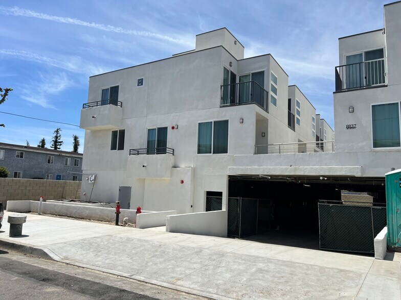 More Photos Of 8837 Burnet Ave, North Hills Apartments For Sale