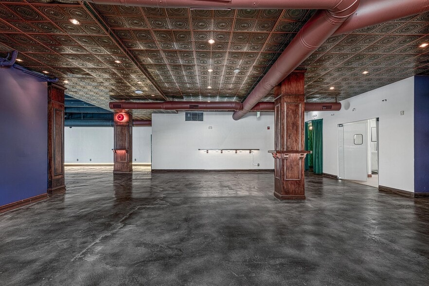 More Photos Of 369 N Palm Canyon Dr, Palm Springs Restaurant For Sale