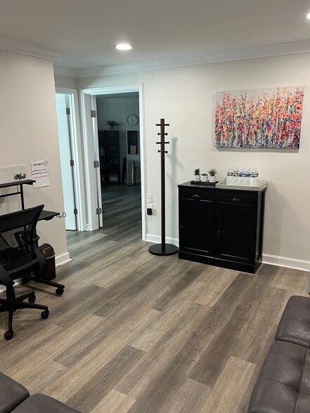 More Photos Of 5301 Westbard Cir, Bethesda Apartments For Sale
