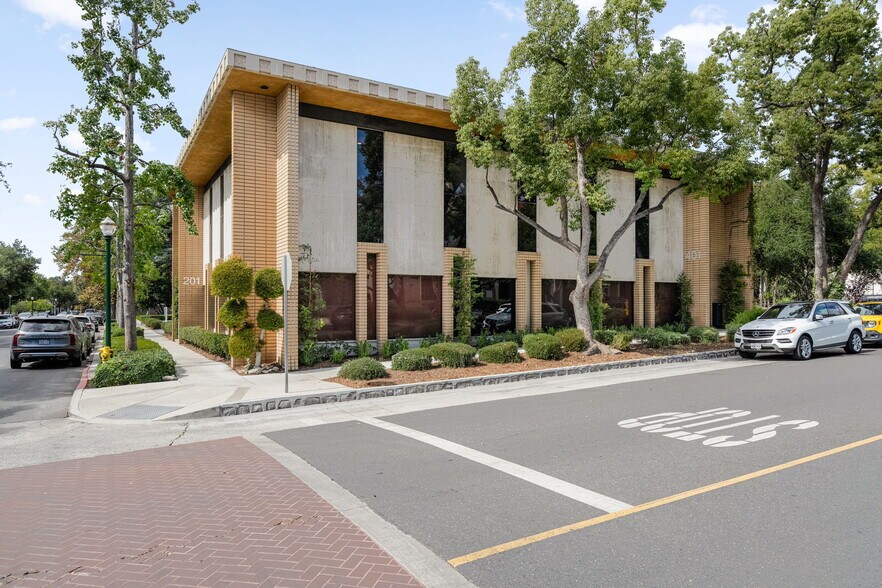 More Photos Of 201 W 4th St, Claremont Office For Lease