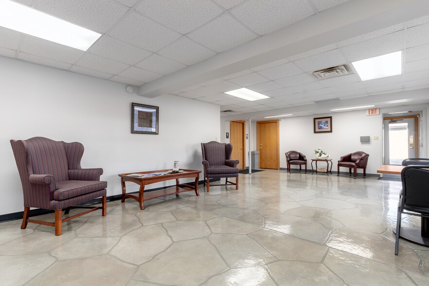 More Photos Of 51 W 130th St, Hinckley Office For Lease