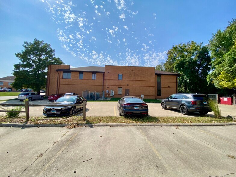 More Photos Of 3 Club Centre Ct, Edwardsville Office For Lease