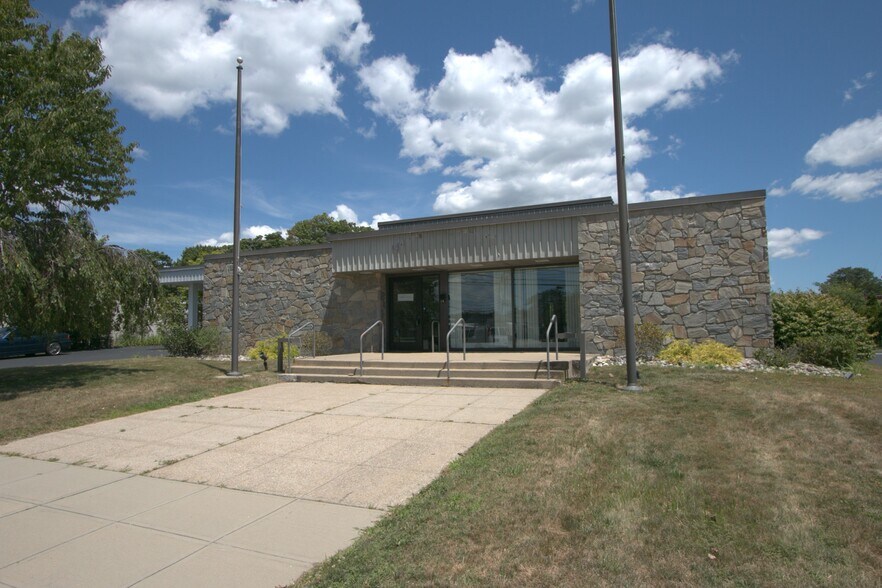 More Photos Of 43 Pennsylvania Ave, Niantic Bank For Lease