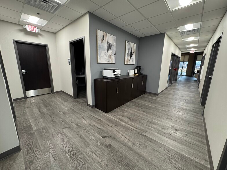 More Photos Of 645 Sandpiper Trl, Cottage Grove Warehouse For Lease