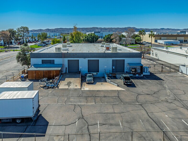 More Photos Of 2326 E Magnolia St, Phoenix Distribution For Lease