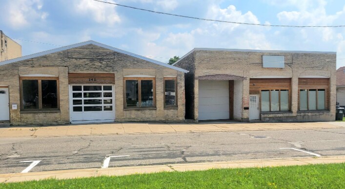 Primary Photo Of 242 W Edgewater St, Portage Warehouse For Sale
