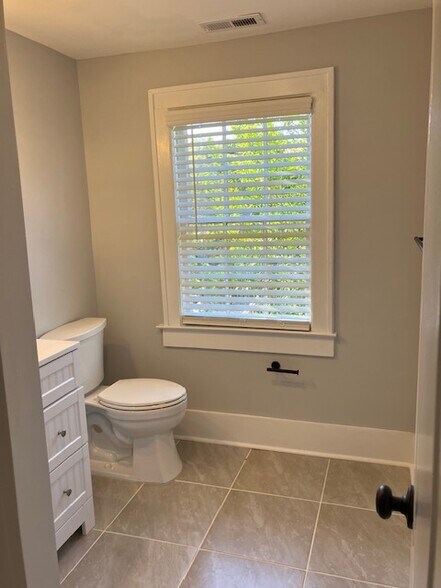 More Photos Of 513 Savannah Hwy, Charleston Medical For Lease