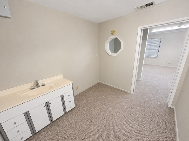 More Photos Of 16430 Monterey Rd, Morgan Hill Office For Lease