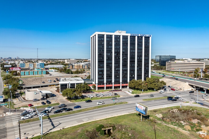 More Photos Of 1111 W Mockingbird Ln, Dallas Office For Lease