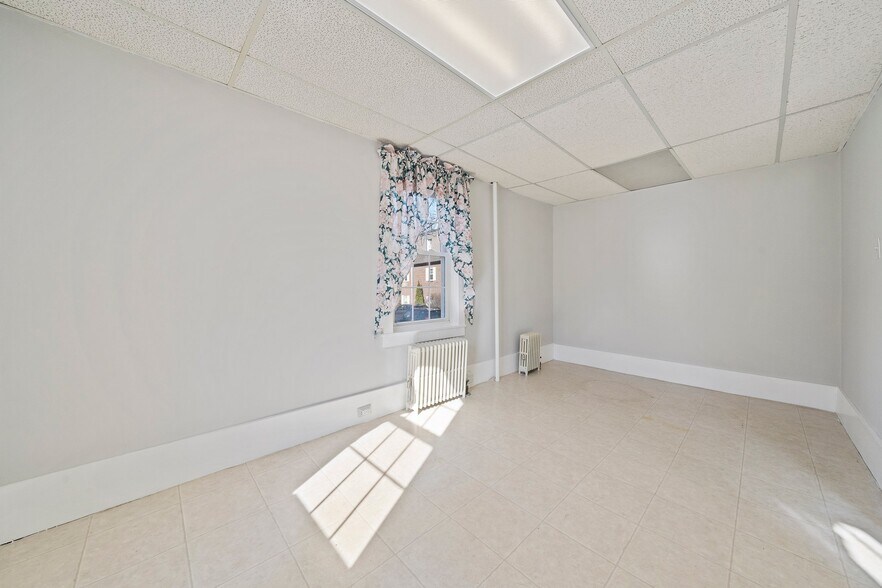 More Photos Of 17 North Ave, Rockland Apartments For Sale