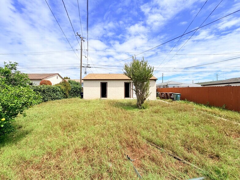 More Photos Of 10846 S Manhattan Pl, Los Angeles Apartments For Sale