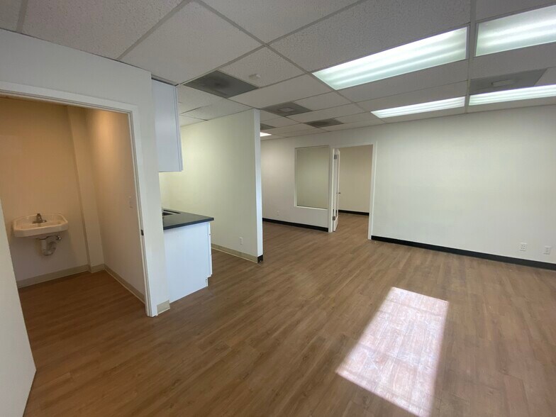 More Photos Of 4250 Pennsylvania Ave, La Crescenta Medical For Sale