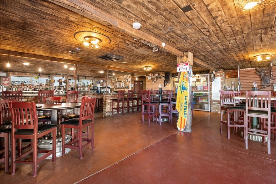 More Photos Of 1200 N Jefferson Dr, Oracle Bar For Sale