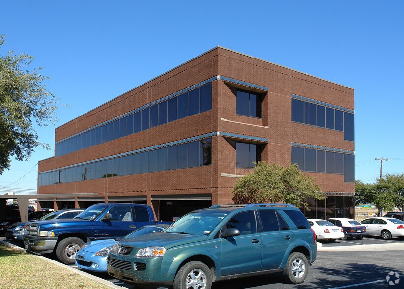 More Photos Of 100 Sandau Rd, San Antonio Office For Lease