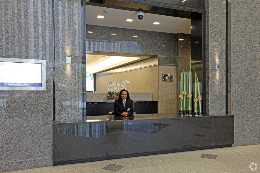 More Photos Of 145 King St W, Toronto Office For Lease