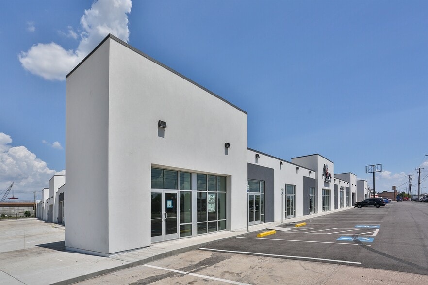 More Photos Of 10850 Harry Hines Blvd, Dallas Warehouse For Lease