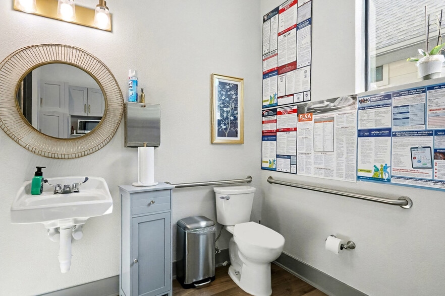 More Photos Of 205 Bella Katy Dr, Katy Medical For Sale