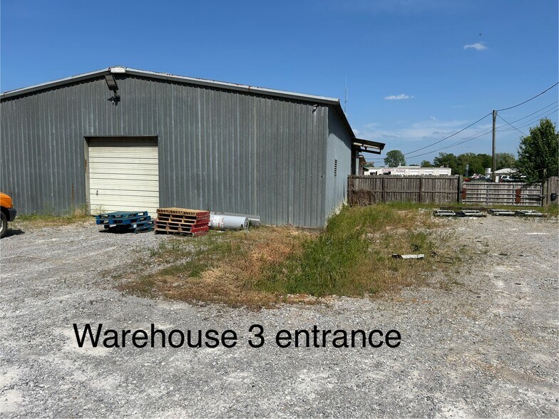 More Photos Of 711 Highway 82 W, Greenwood Warehouse For Sale