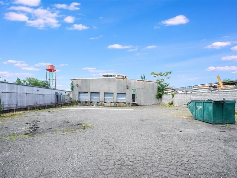 More Photos Of 150 Pacific Ave, Jersey City Warehouse For Lease