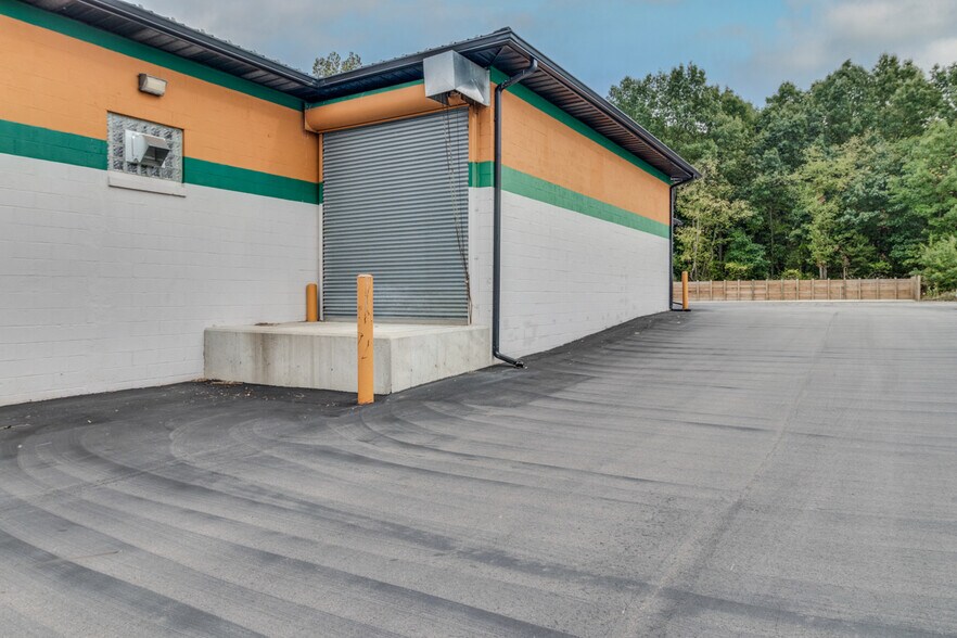 More Photos Of 1320 E Columbia Ave, Battle Creek Manufacturing For Sale