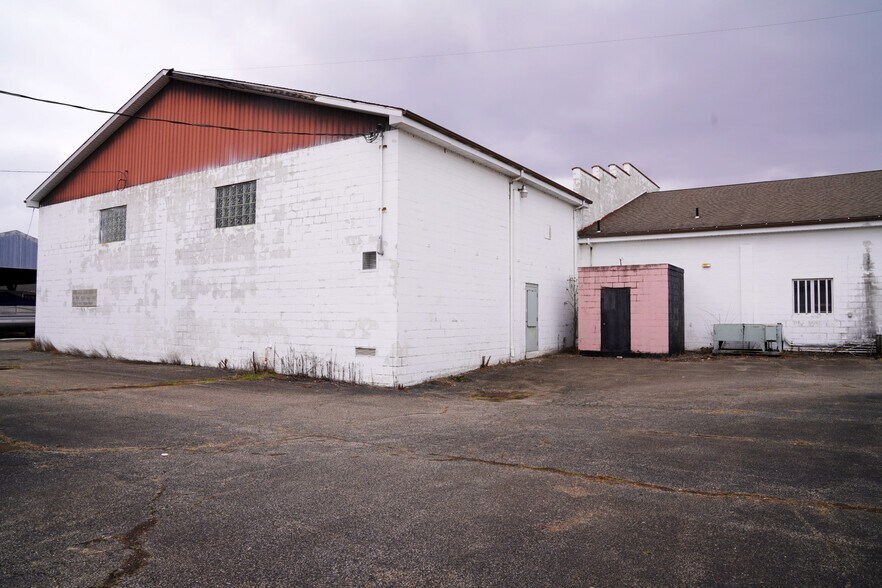 More Photos Of 16 Madison St, Leetonia Flex For Sale