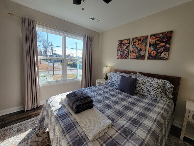 More Photos Of 109 E Highfill Ave, Liberty Apartments For Sale