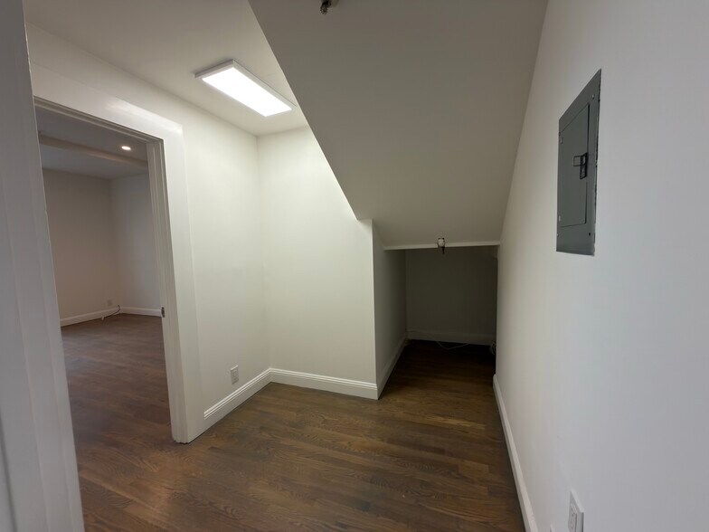 More Photos Of 1323 Columbus Ave, San Francisco Office Residential For Lease