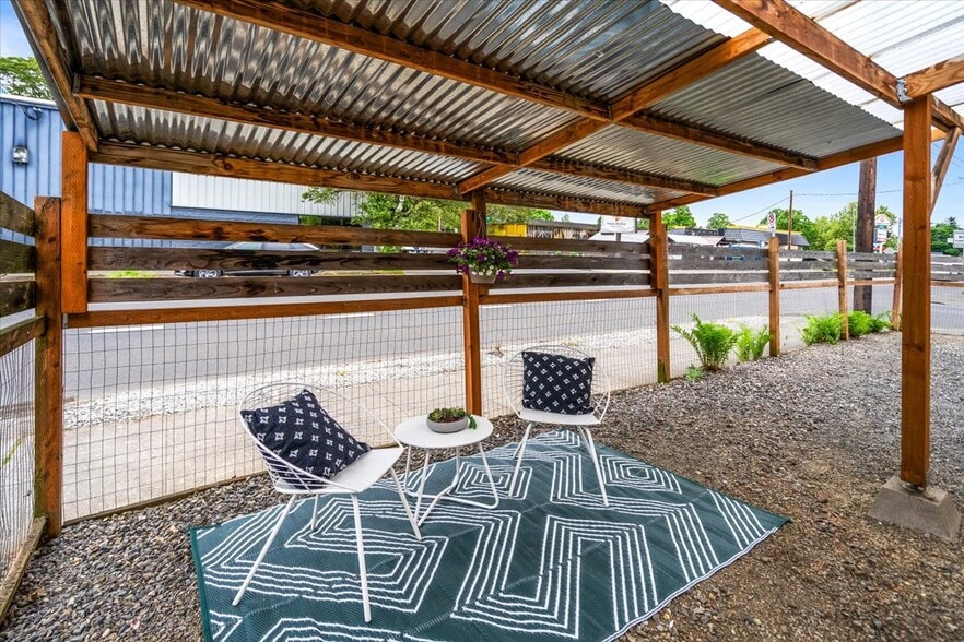 More Photos Of 3327 SE 50th Ave, Portland Office Residential For Sale