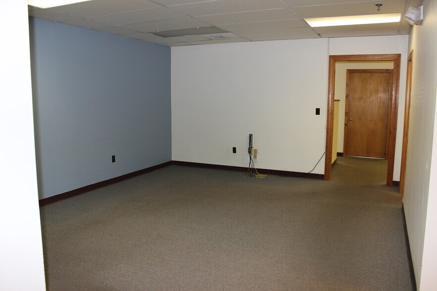 56 Leonard St, Foxboro, MA 02035 Light Distribution For Sale