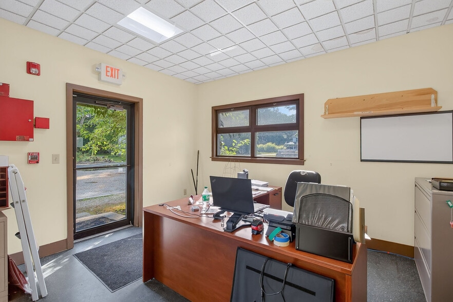 More Photos Of 18 Elm Ct, Sheffield Restaurant For Sale