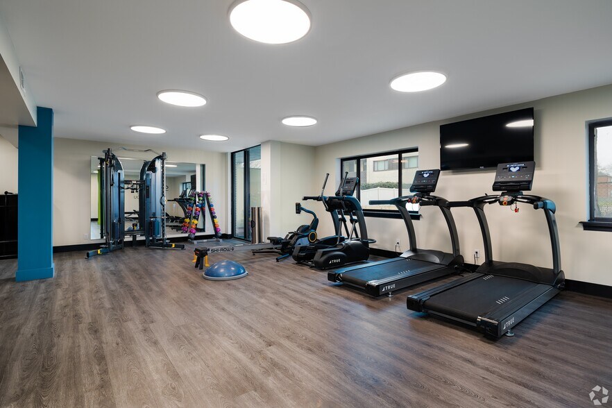 More Photos Of 1001 N McKnight Rd, Saint Louis Apartments For Sale