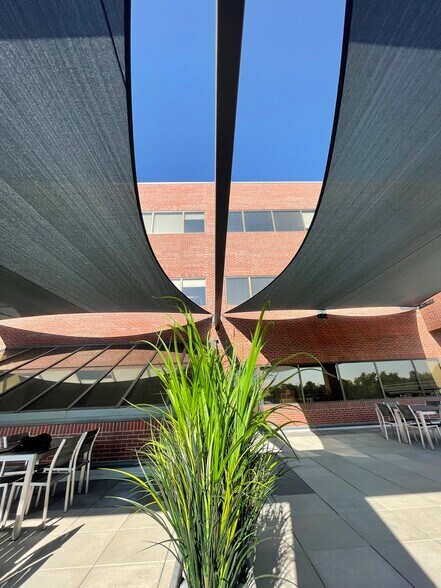 More Photos Of 2696 S Colorado Blvd, Denver Unknown For Lease