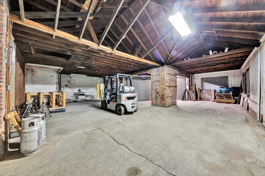 More Photos Of 24 Johnes St, Newburgh Light Manufacturing For Lease