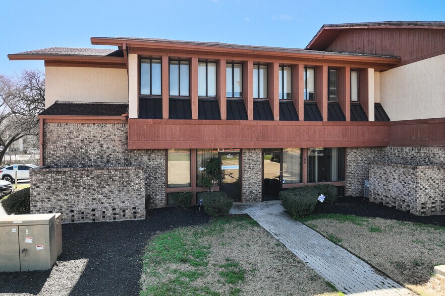 More Photos Of 1170 Corporate Dr W, Arlington Office For Lease