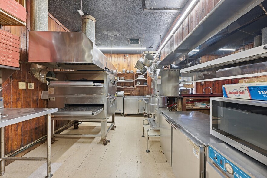 More Photos Of 1148 County Road 309, Crescent City Restaurant For Sale