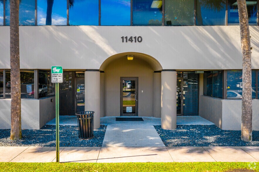 More Photos Of 11400-11440 N Kendall Dr, Miami Unknown For Lease